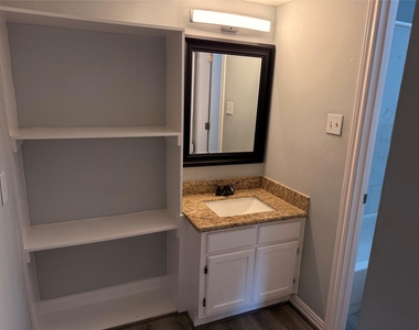 10555 Turtlewood Court - Photo Thumbnail 18
