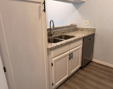10555 Turtlewood Court - Photo Thumbnail 7