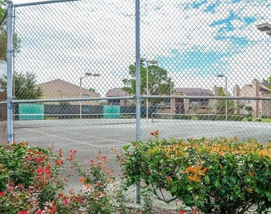 10555 Turtlewood Court - Photo Thumbnail 20