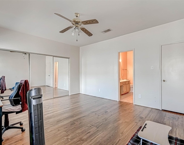 3780 Tanglewilde Street - Photo Thumbnail 25