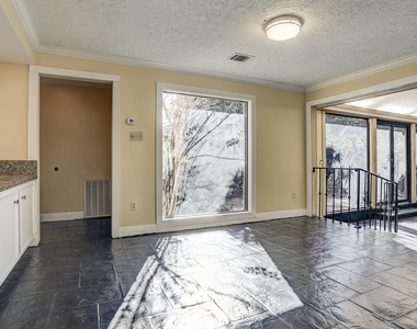 5203 Braesvalley Drive - Photo Thumbnail 9