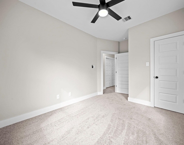 929 Green Meadow Lane - Photo Thumbnail 12