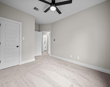 929 Green Meadow Lane - Photo Thumbnail 13