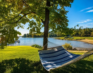 150 Edgewater Way - Photo Thumbnail 3