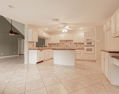 13103 Rincon Drive - Photo Thumbnail 10