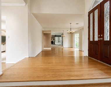 13103 Rincon Drive - Photo Thumbnail 5