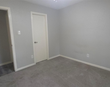 1119 Montour Drive - Photo Thumbnail 21