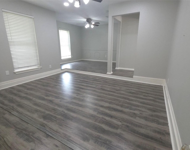 1119 Montour Drive - Photo Thumbnail 3