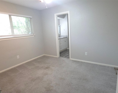 1119 Montour Drive - Photo Thumbnail 16
