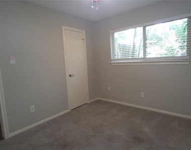 1119 Montour Drive - Photo Thumbnail 17