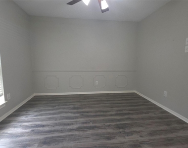 1119 Montour Drive - Photo Thumbnail 5