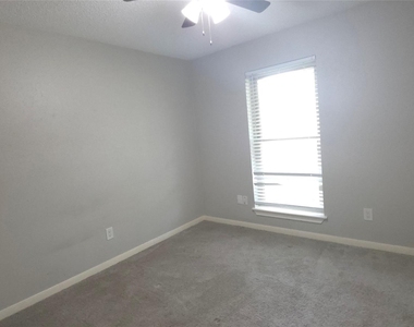 1119 Montour Drive - Photo Thumbnail 20