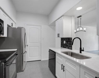 2475 Underwood Street - Photo Thumbnail 7