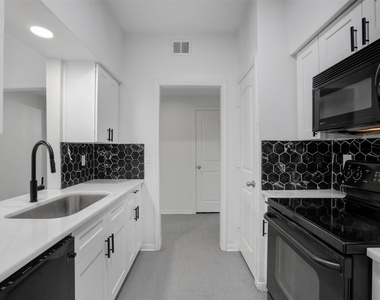 2475 Underwood Street - Photo Thumbnail 10