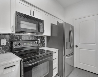 2475 Underwood Street - Photo Thumbnail 6