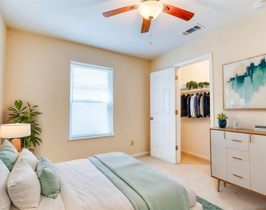 607 Rosewood Drive - Photo Thumbnail 38