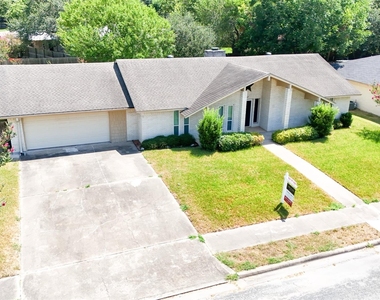 607 Rosewood Drive - Photo Thumbnail 45