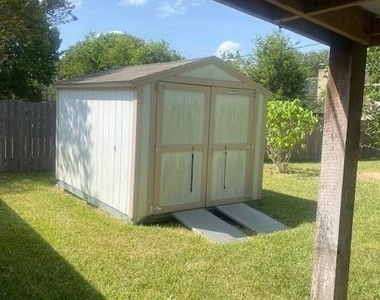 607 Rosewood Drive - Photo Thumbnail 25