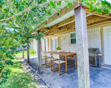 607 Rosewood Drive - Photo Thumbnail 21