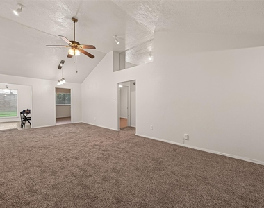 2714 S Brompton Drive - Photo Thumbnail 9