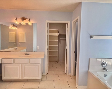 14802 Bellflora Court - Photo Thumbnail 20