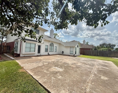 14802 Bellflora Court - Photo Thumbnail 31