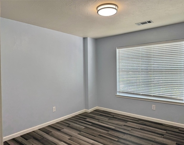 14802 Bellflora Court - Photo Thumbnail 12