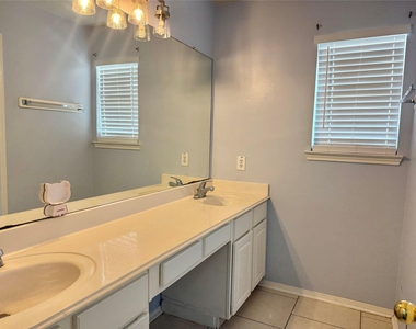 14802 Bellflora Court - Photo Thumbnail 8