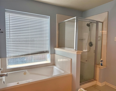14802 Bellflora Court - Photo Thumbnail 18