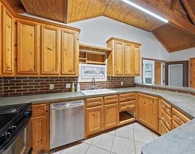 714 Shawnee - Photo Thumbnail 10