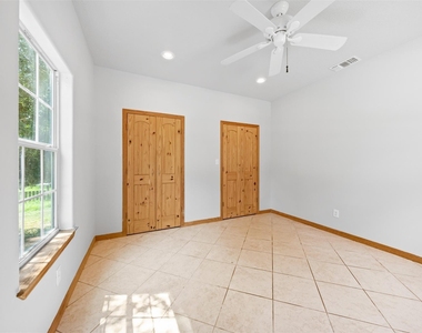 714 Shawnee - Photo Thumbnail 22