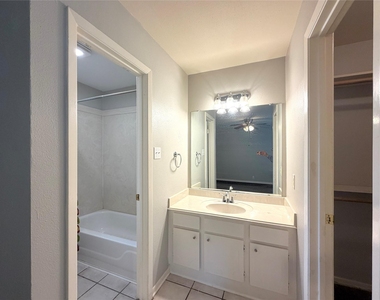 22315 Waynoka Road - Photo Thumbnail 17