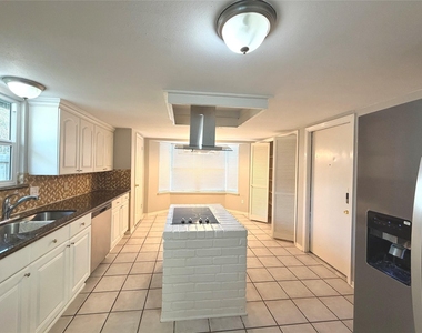 22315 Waynoka Road - Photo Thumbnail 4
