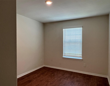 4711 Prairie Chase Drive - Photo Thumbnail 8