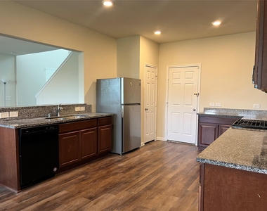 4711 Prairie Chase Drive - Photo Thumbnail 4
