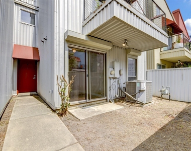 1211 Arthur Street - Photo Thumbnail 5