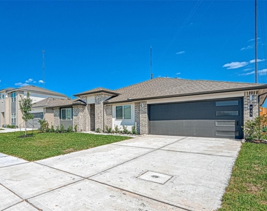 815 Dahlia Petal Dr - Photo Thumbnail 1