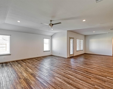 815 Dahlia Petal Dr - Photo Thumbnail 11
