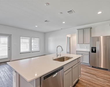 815 Dahlia Petal Dr - Photo Thumbnail 19