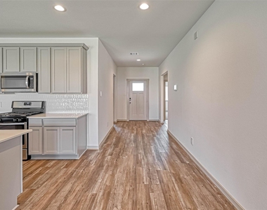 815 Dahlia Petal Dr - Photo Thumbnail 7