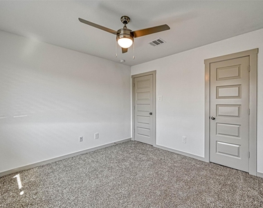 815 Dahlia Petal Dr - Photo Thumbnail 22