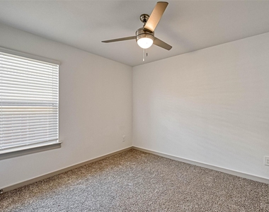 815 Dahlia Petal Dr - Photo Thumbnail 26
