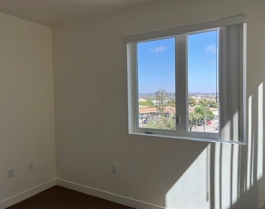 2312 F Avenue - Photo Thumbnail 14