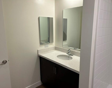 2312 F Avenue - Photo Thumbnail 16