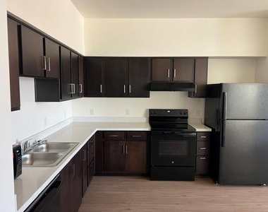 2312 F Avenue - Photo Thumbnail 17