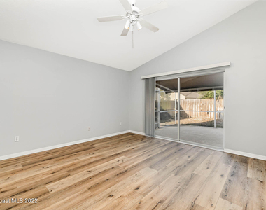 2187 Hedgerow Drive - Photo Thumbnail 8