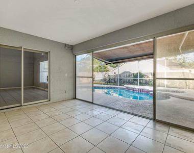 2187 Hedgerow Drive - Photo Thumbnail 18