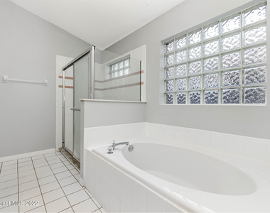 2187 Hedgerow Drive - Photo Thumbnail 9