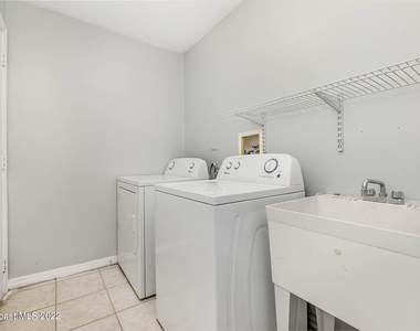 2187 Hedgerow Drive - Photo Thumbnail 17