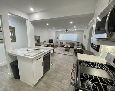 614 Kipling St Street - Photo Thumbnail 1